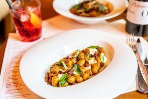 Puttanesca, la nueva apuesta gastronómica del grupo Ovejas Negras Company - Gastronomía y Moda