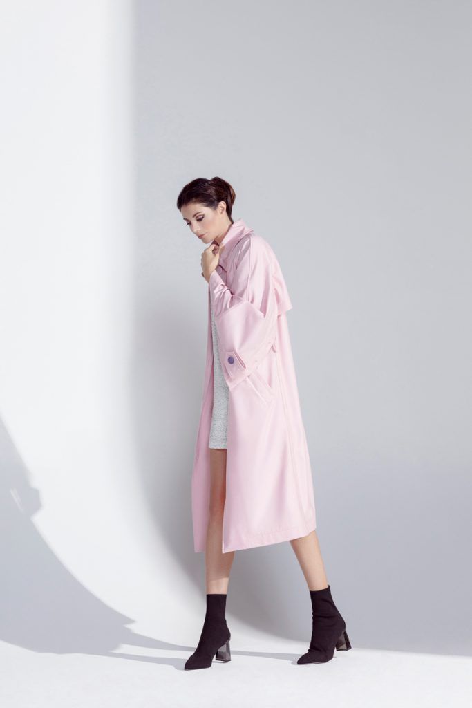 Matsu Studio lanza la gabardina perfecta para los días de entretiempo - Gastronomía y Moda