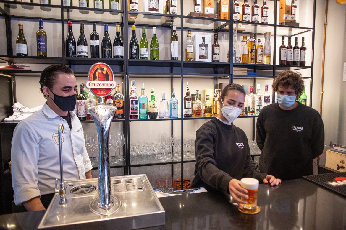 HEINEKEN España analiza las oportunidades de empleabilidad del sector hostelero en la segunda edición de conversaciones #FUERZABAR - Gastronomía y Moda