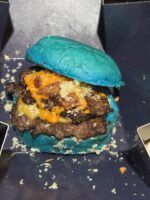 The President y la Emmy Peta Z: la hamburguesa que estalla en sabor y rompe las reglas - Gastronomía y Moda