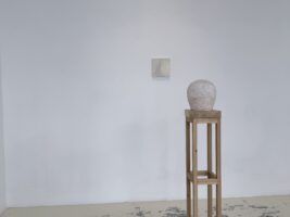 Cuerpos y destinos: Rosa Aguilar y Emma Marting en Di Gallery hasta julio - Gastronomía y Moda