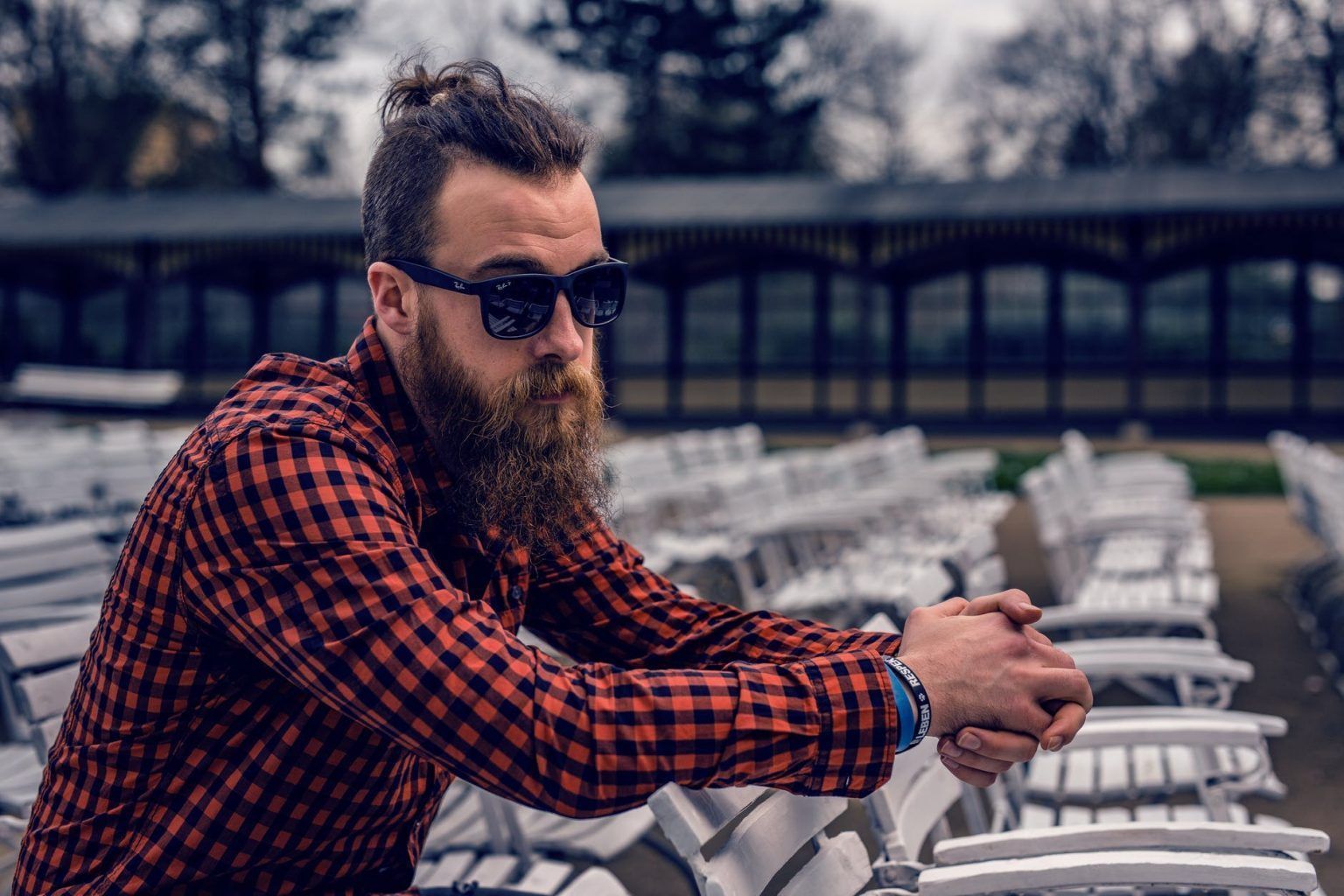 Vuelve el hípster más "salvaje" en barbas y cabello - Gastronomía y Moda