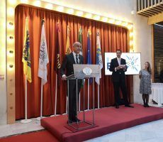 El alcalde de Sevilla respalda a la Escuela Superior de Hostelería en la III Gala de sus premios anuales - Gastronomía y Moda