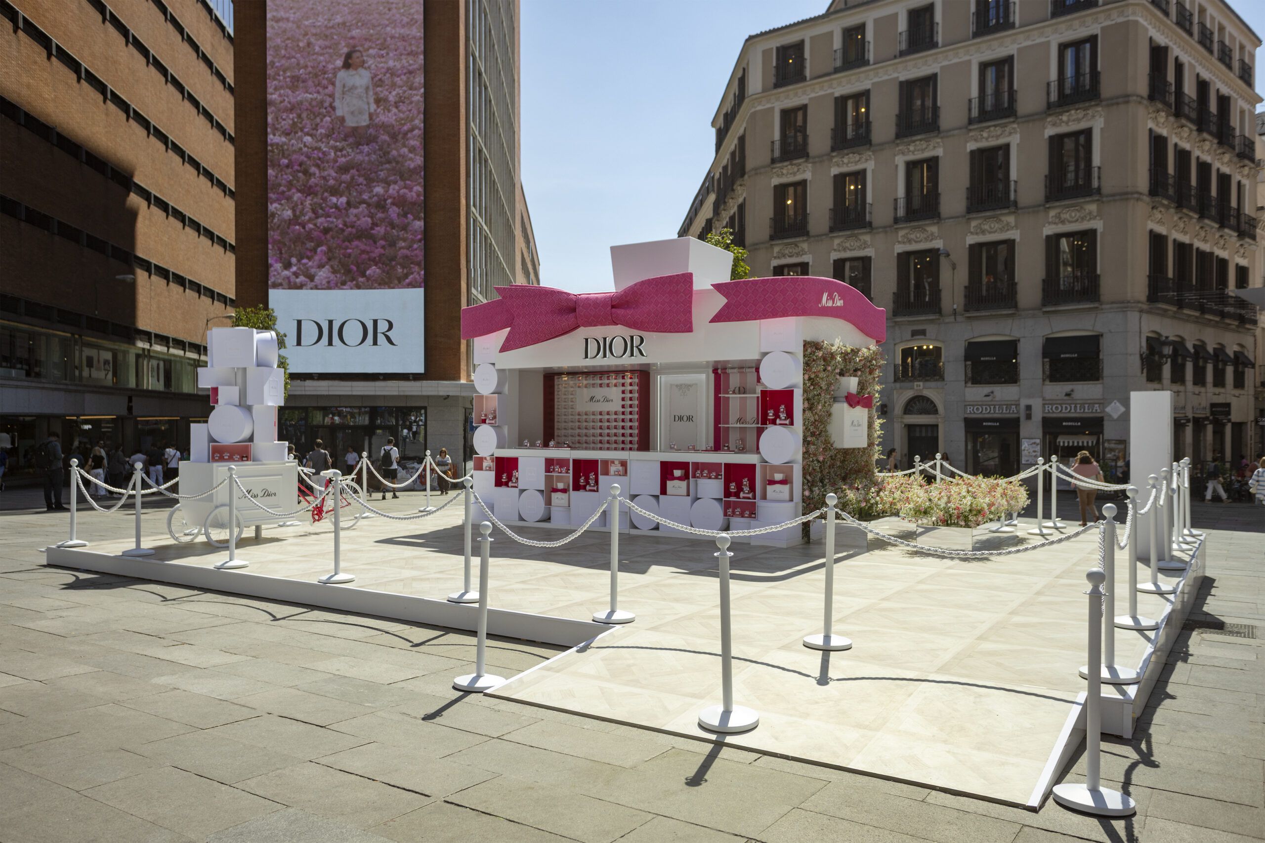 Dior lleva el universo de Miss Dior a Callao con una experiencia inmersiva que recibe cerca de 5.000 visitantes - Gastronomía y Moda
