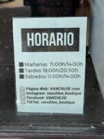 La importancia de mostrar bien las redes sociales en una tienda de moda - Gastronomía y Moda