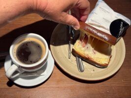 El desayuno del día en Sevilla: 'Biniki' Mixto en Santagloria Coffee & Bakery - Gastronomía y Moda