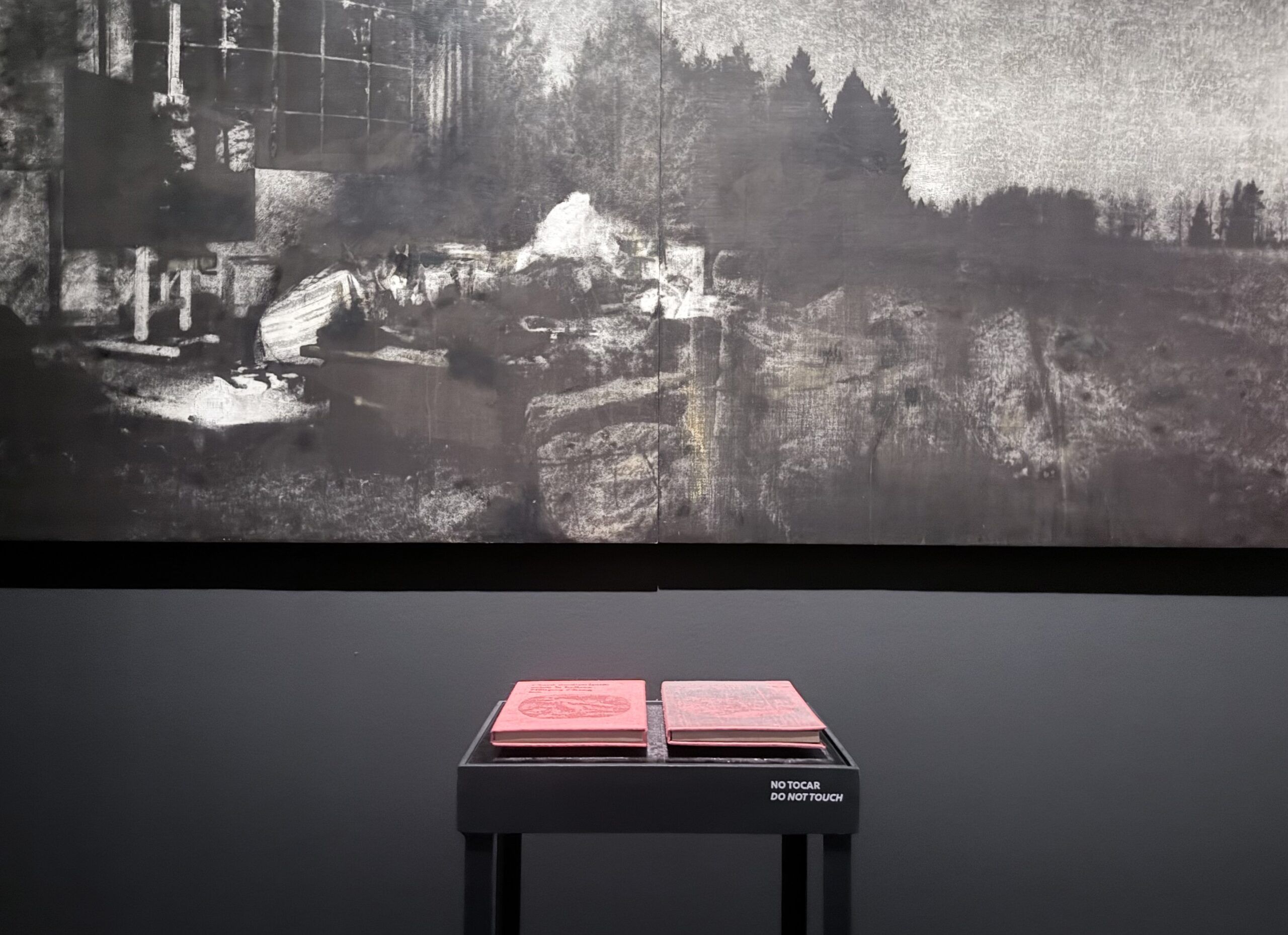 Javier Garcerá presenta en CentroCentro una instalación pictórica entre luz, espacio y percepción - Gastronomía y Moda