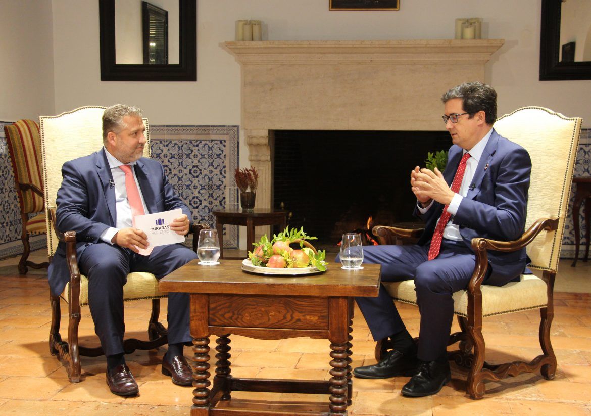 Óscar López, Presidente de Paradores: “Paradores crea destino y es una cadena pública única en el mundo” - Gastronomía y Moda