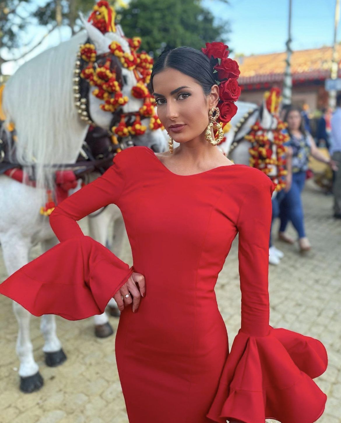 Ana Delgado con el color de moda en la Feria de Abril de Sevilla 2023 - Gastronomía y Moda