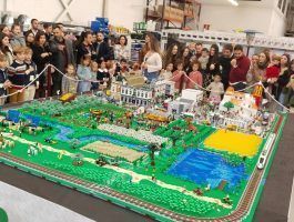 ¿Sabes que en Andalucía puedes encontrar esta Navidad un belén construido con más de 500.000 piezas de Lego? - Gastronomía y Moda