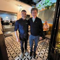 Gabino Diego y Bertín Osborne disfrutan en Casa Diego Tapas - Gastronomía y Moda