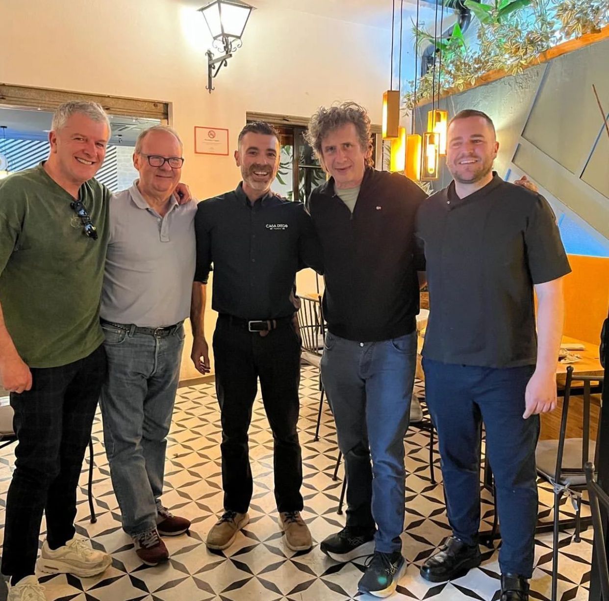 Gabino Diego y Bertín Osborne disfrutan en Casa Diego Tapas - Gastronomía y Moda