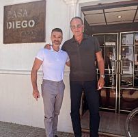 Gabino Diego y Bertín Osborne disfrutan en Casa Diego Tapas - Gastronomía y Moda