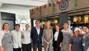 La infanta Elena disfrura de los fogones de El Mercaíto de Manolo Juliá - Gastronomía y Moda