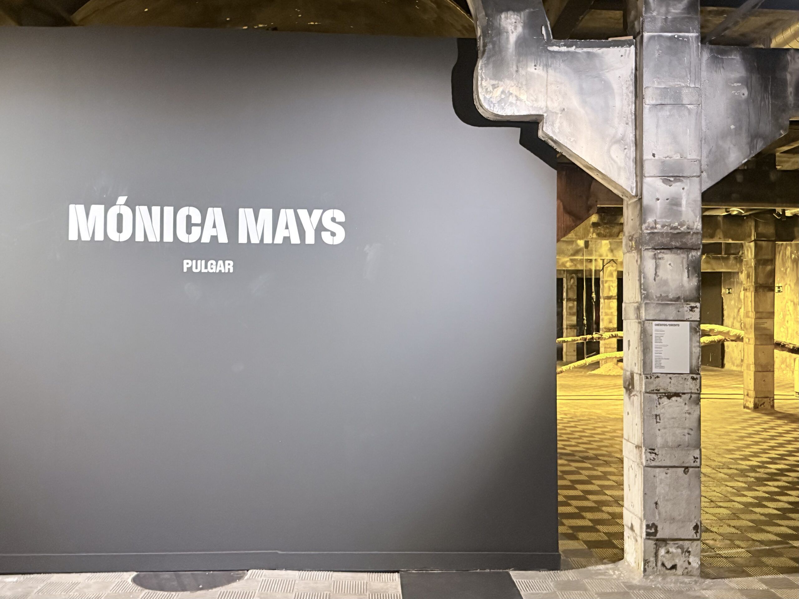 Mónica Mays interviene Matadero Madrid con Pulgar, una escultura expandida sobre memoria y materia - Gastronomía y Moda