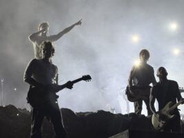 Así fue el concierto de Dani Fernández en Icónica Sevilla Fest: emoción, himnos y 16.500 personas - Gastronomía y Moda