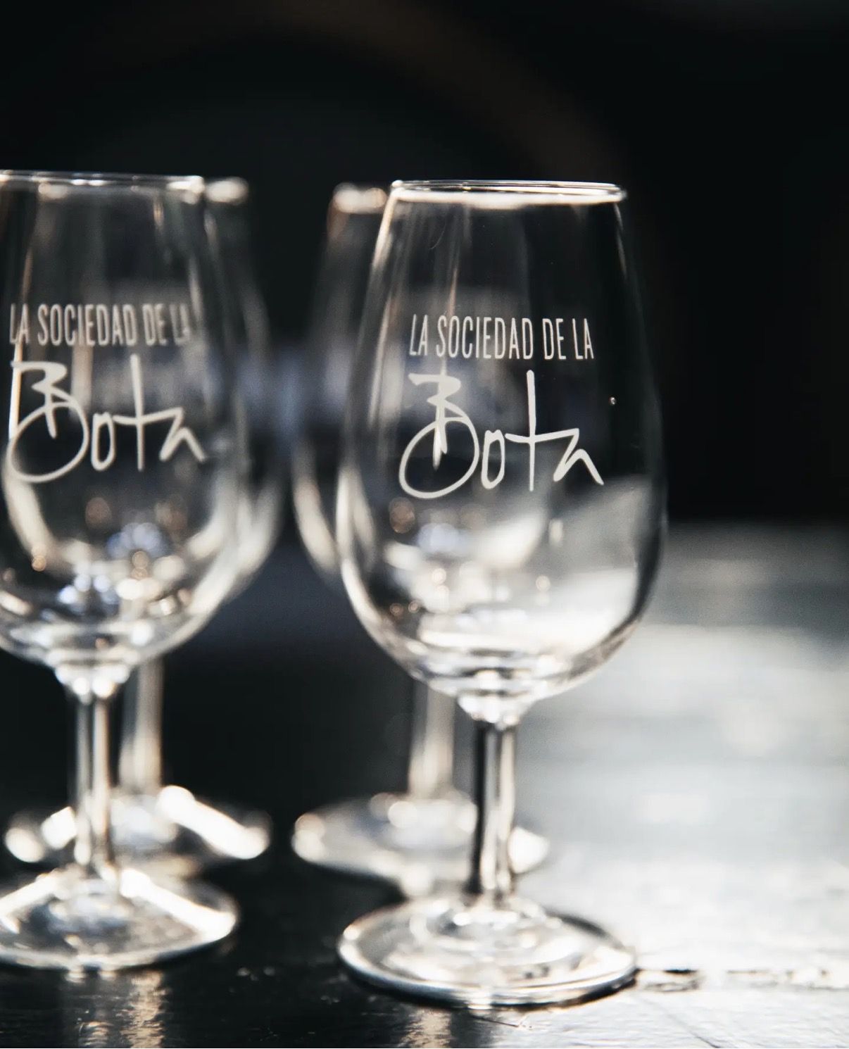 Carlos Herrera inaugura La Sociedad de la Bota de Barbadillo en Sanlúcar de Barrameda - Gastronomía y Moda