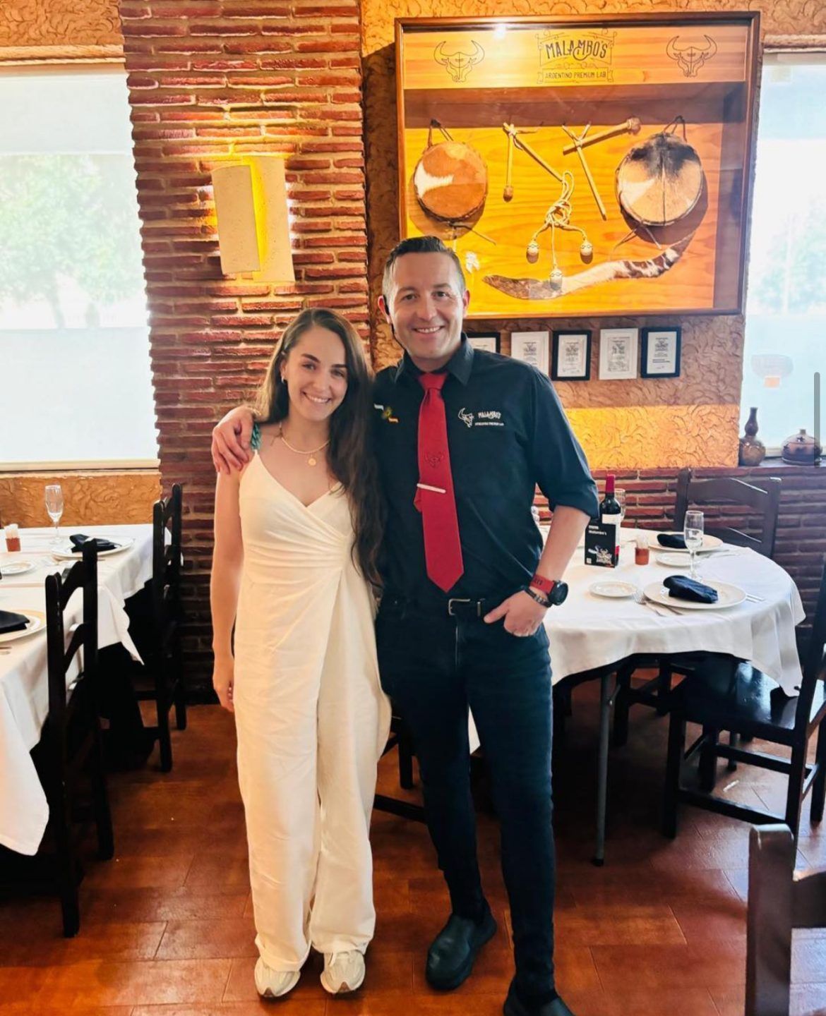 La bailaora Paula Comitre disfruta de la gastronomía argentina en Malambo's - Gastronomía y Moda