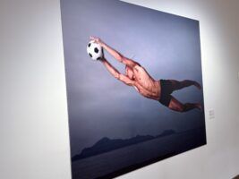 Foto de"México 86. El mundo unido por un balón" de Annie Leibovitz en Casa de México. | Cristina Gala 