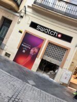 Los relojes de Swatch llegan al centro de Sevilla - gastronomía y Moda