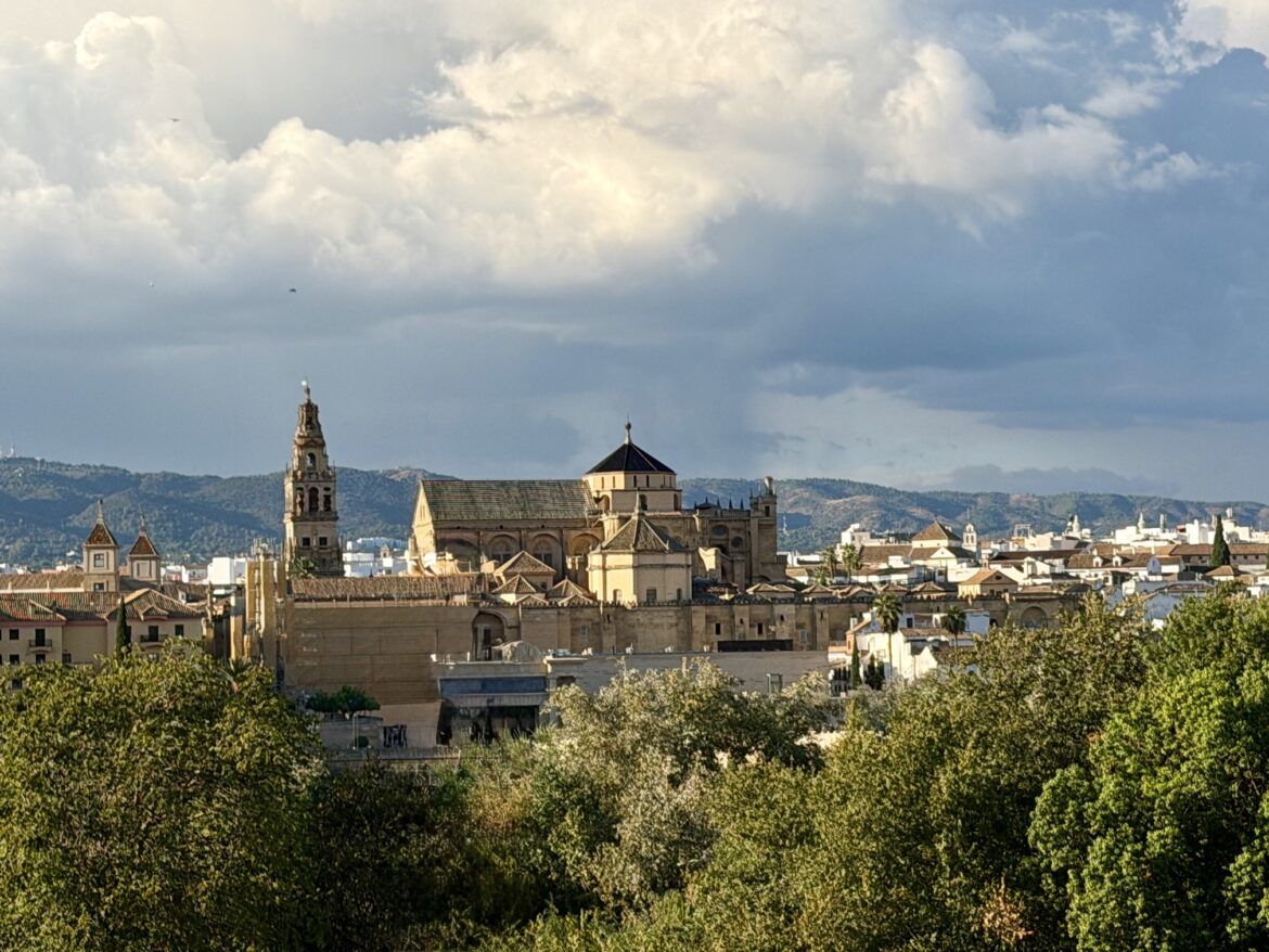 Hesperia Córdoba: una estancia con vistas privilegiadas a la Mezquita-Catedral durante Córdoba Califato Gourmet 2026 Hesperia Córdoba: una estancia con vistas privilegiadas a la Mezquita-Catedral durante Córdoba Califato Gourmet 2026 - Gastronomía y Moda
