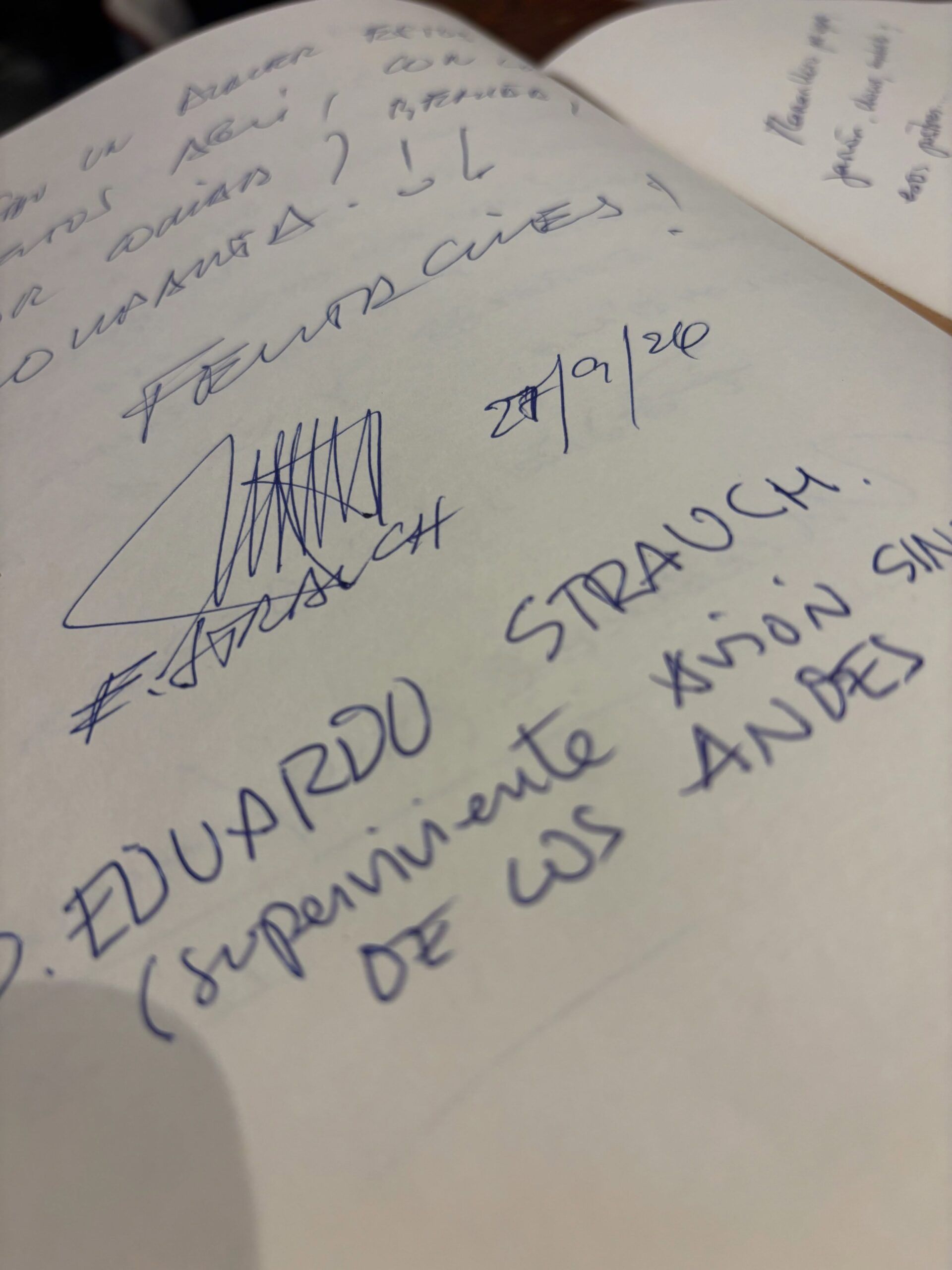 Eduardo Strauch, superviviente de la tragedia de los Andes, protagoniza un emotivo encuentro en Casa Robles de Sevilla - Gastronomía y Moda