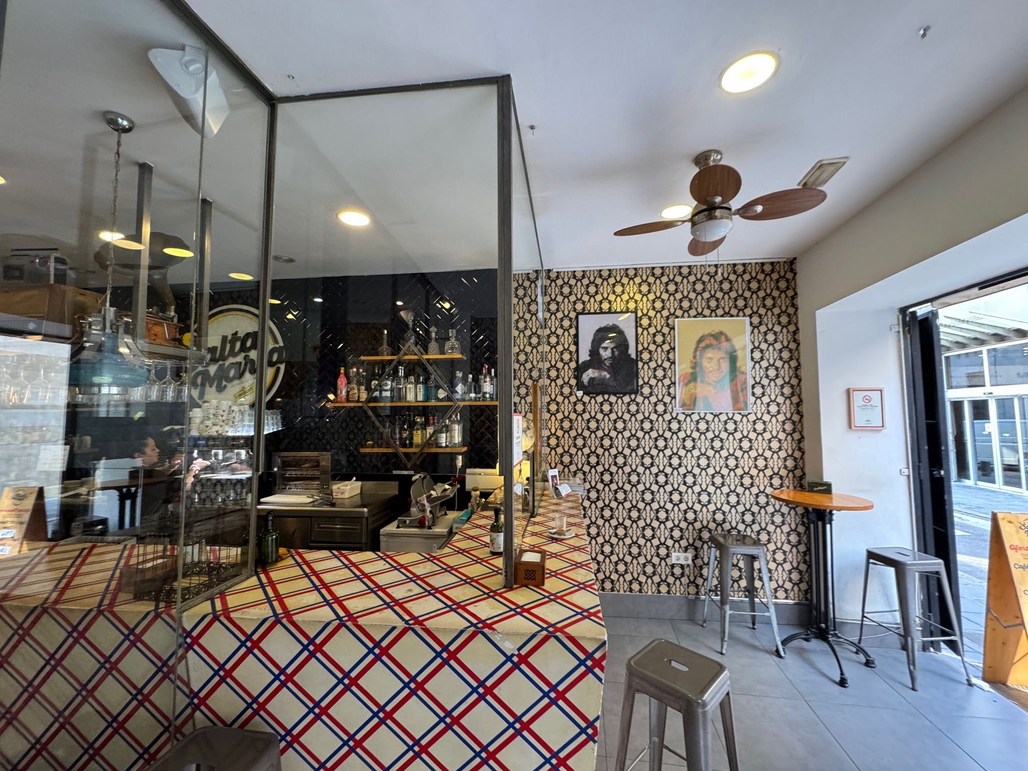 Decobar Salta María en Granada, donde la gastronomía, la moda y el arte se funden de manera espectacular - Gastronomía y Moda