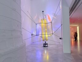 Cachito Vallés en el CAAC: la exposición que trabaja con el tiempo sin explicarlo - Gastronomía y Moda