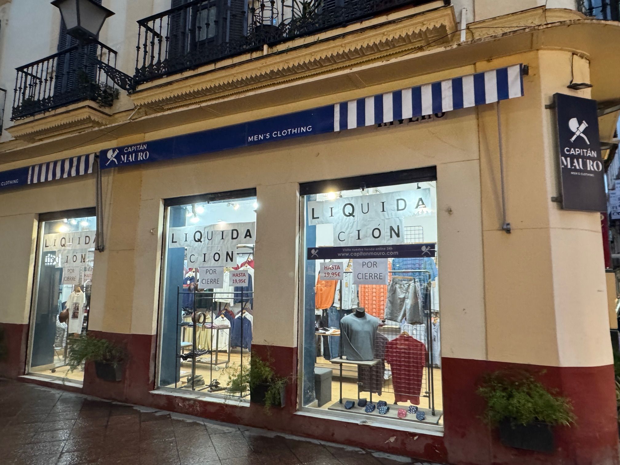 Capitán Mauro 'zarpa' físicamente en Sevilla - Gastronomía y Moda
