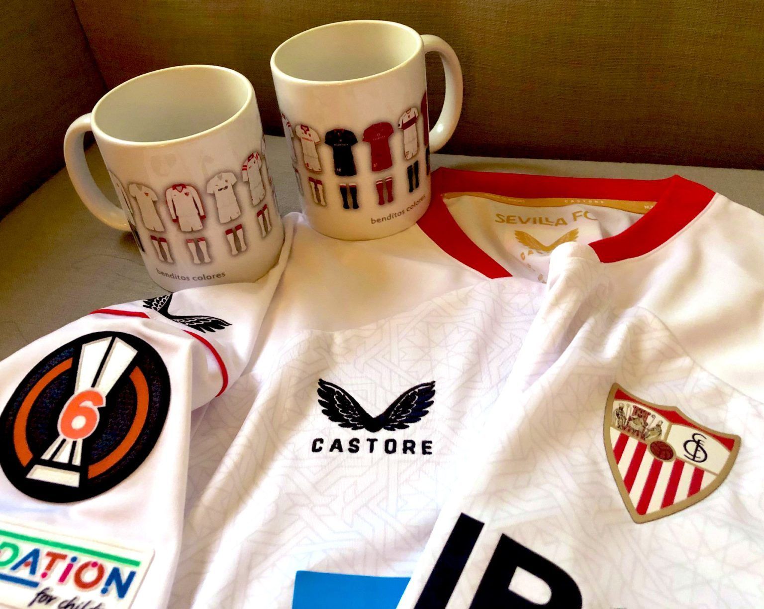 Las tazas que quieren todos los sevillistas se sortean en Twitter - Gastronomía y Moda