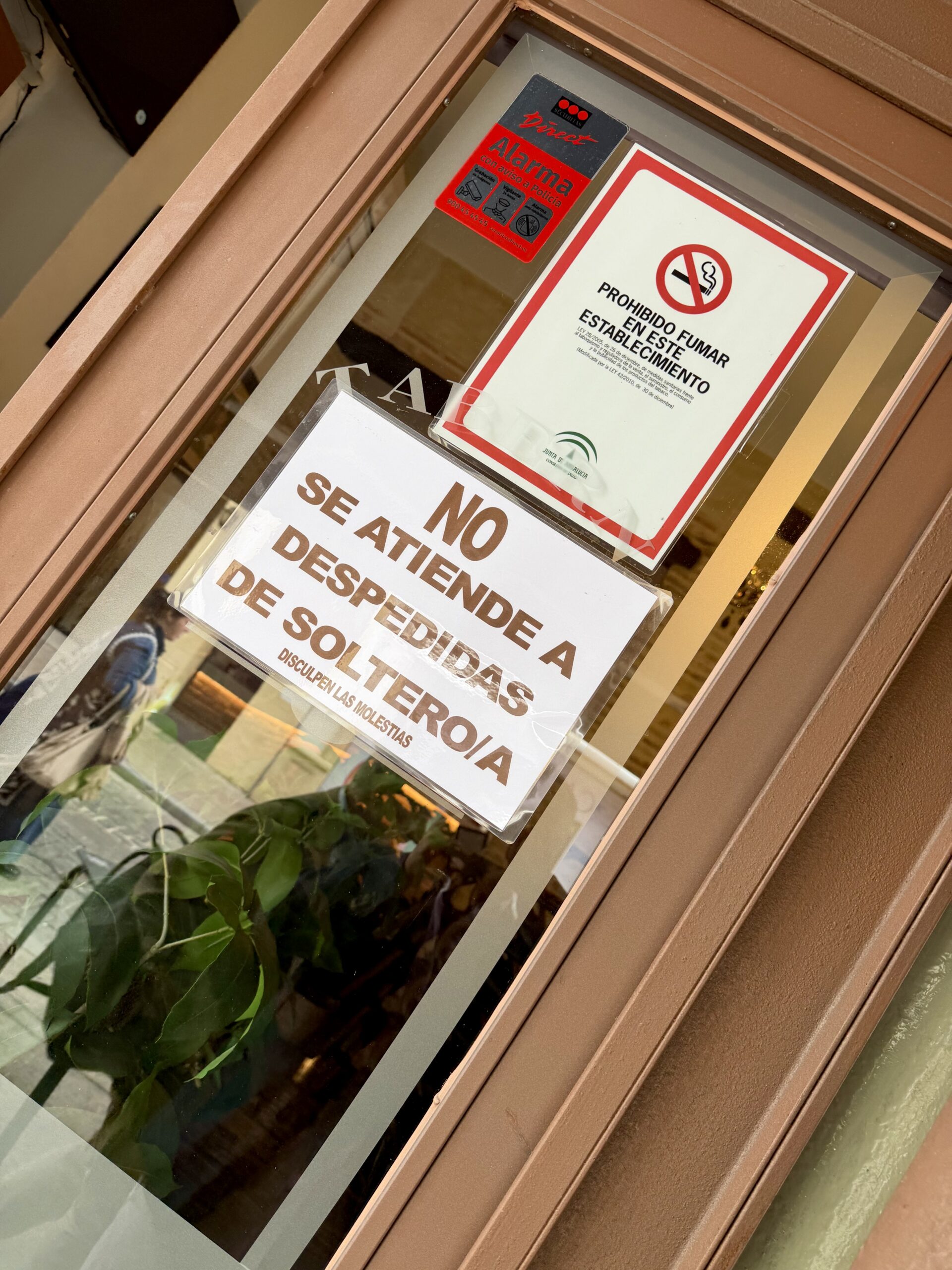 Un bar de Córdoba prohíbe las despedidas de soltero: las restricciones que ya aplican otras ciudades de España . Gastronomía y Moda