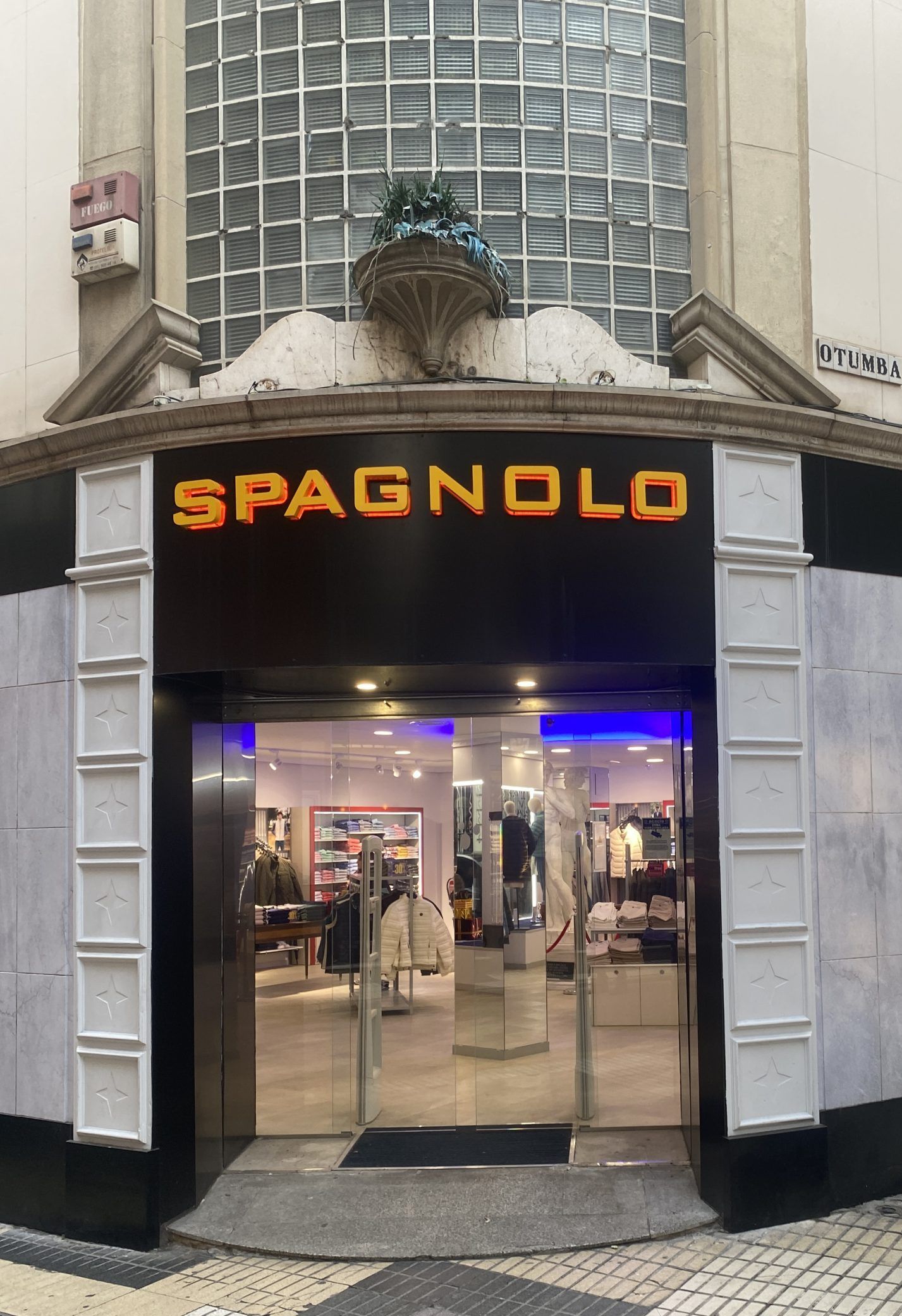 Spagnolo desembarca con un nueva tienda en el centro de Sevilla - Gastronomía y Moda