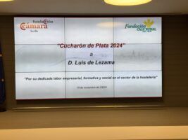 La Fundación Caja Rural y la Fundación Cámara y rinden un homenaje a Luis de Lezama con la entrega del 'Cucharón de Plata' - Gastronomía y Moda