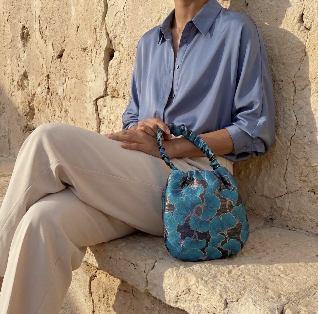 Bluelow nos propone el accesorio que todas las invitadas elegantes llevarán este verano - Gastronomía y Moda