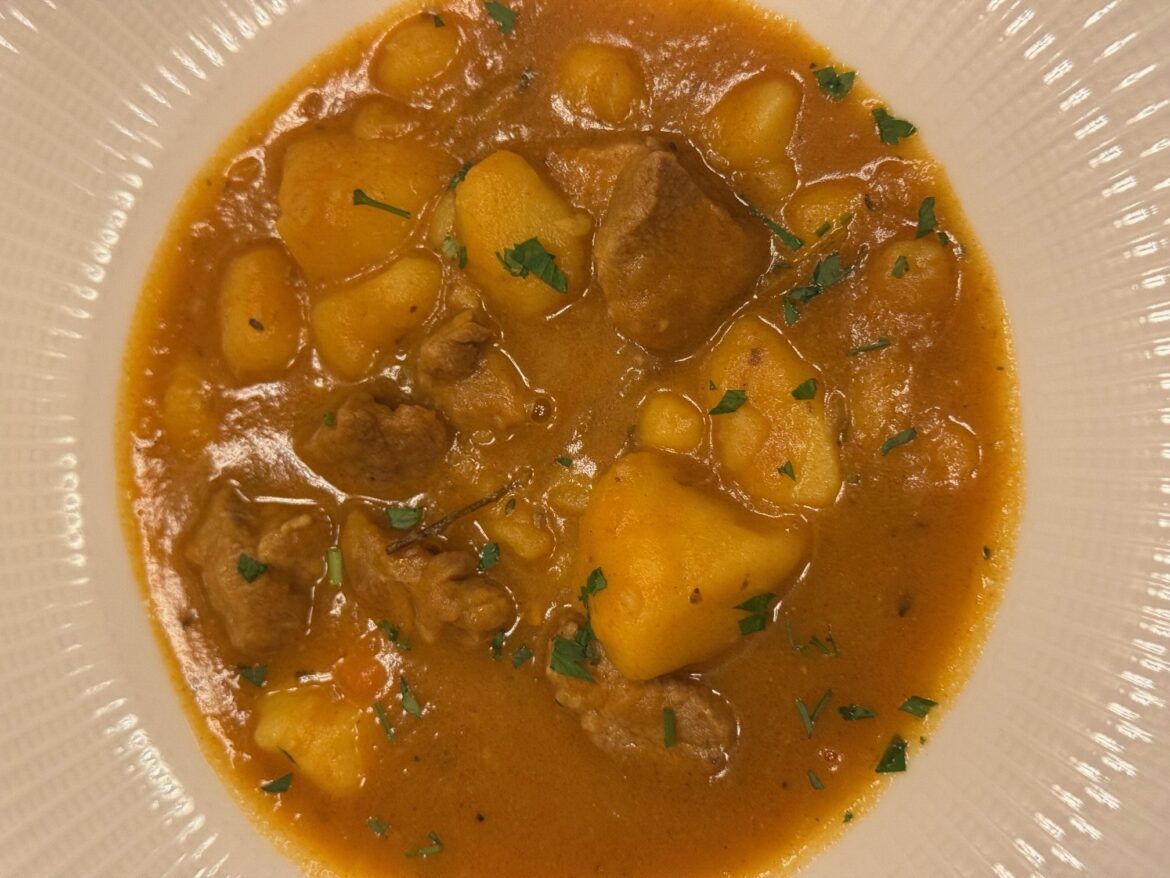 Restaurante Robles Álvarez Quintero, esencia de la cocina sevillana en pleno corazón histórico - Gastronomía y Moda