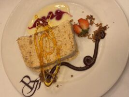 Restaurante Robles Álvarez Quintero, esencia de la cocina sevillana en pleno corazón histórico - Gastronomía y Moda