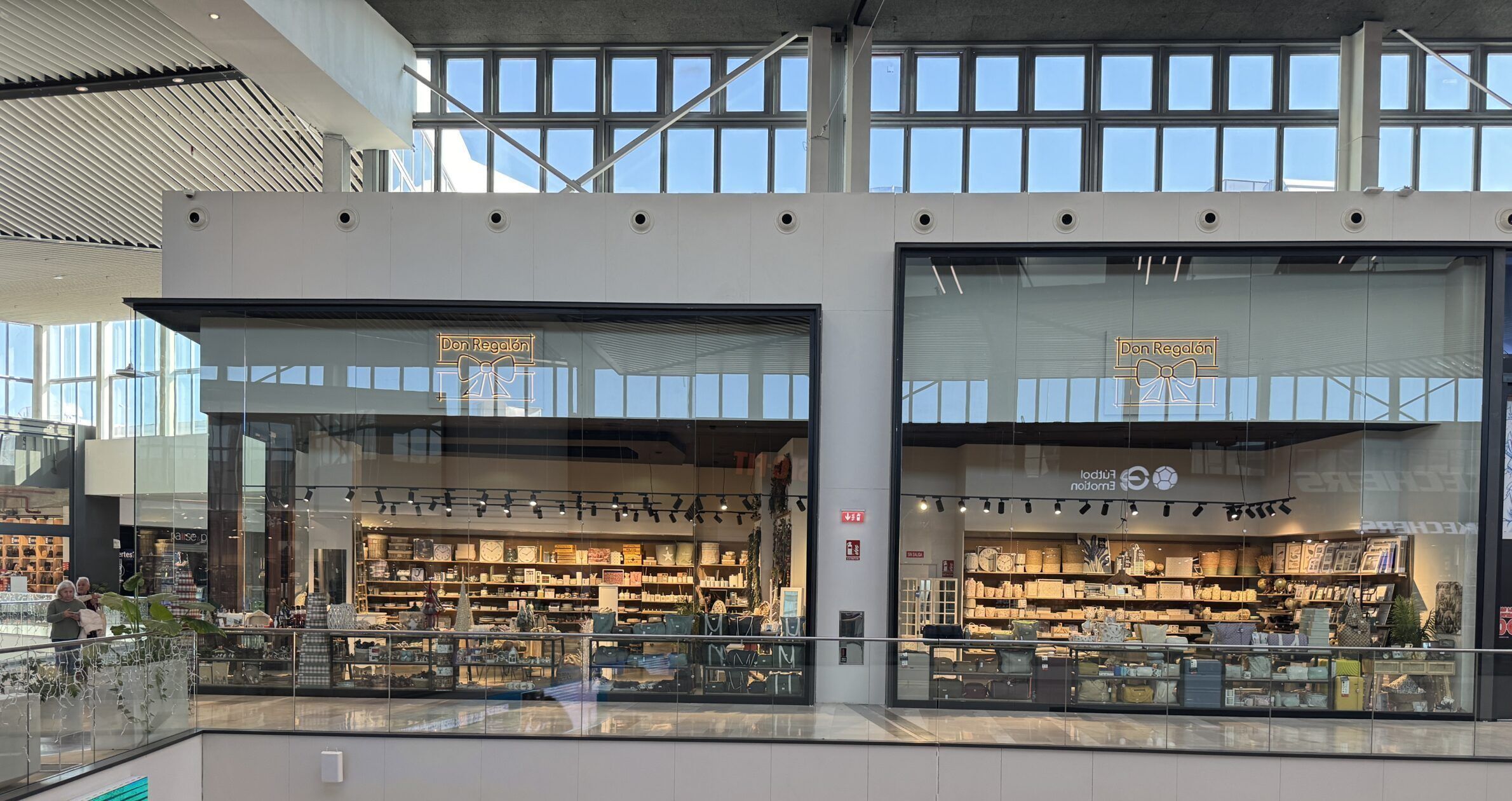 Don Regalón 'se hace más grande' en el centro comercial Lagoh - Gastronomía y Moda