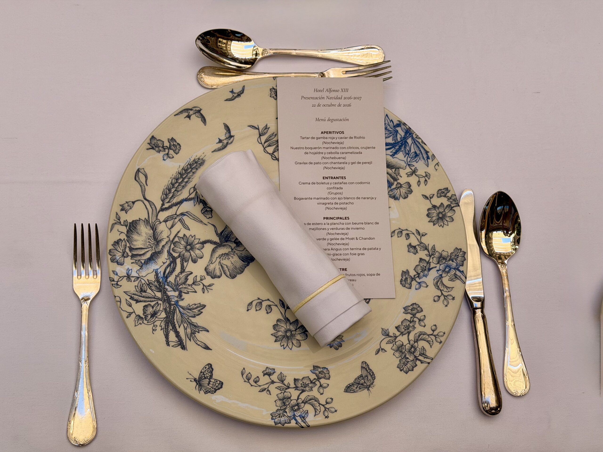 El Hotel Alfonso XIII de Sevilla presenta su propuesta gastronómica para la Navidad 2026-2027 - Gastronomía y Moda