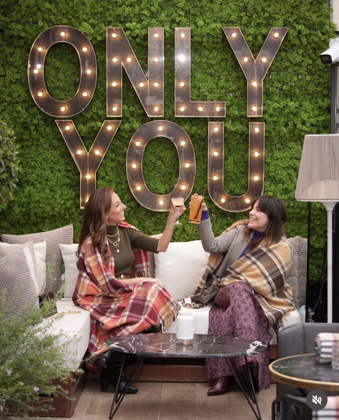 Mónica Sánchez del Monte muy de las terrazas de los «Only YOU Hotels» Mónica Sánchez del Monte muy de las terrazas de los "Only YOU Hotels" - Gastronomía y Moda