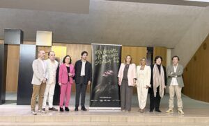 El Maestranza adelanta el latido de la Bienal: estrenos, memoria y riesgo en su gran escenario - Gastronomía y Moda