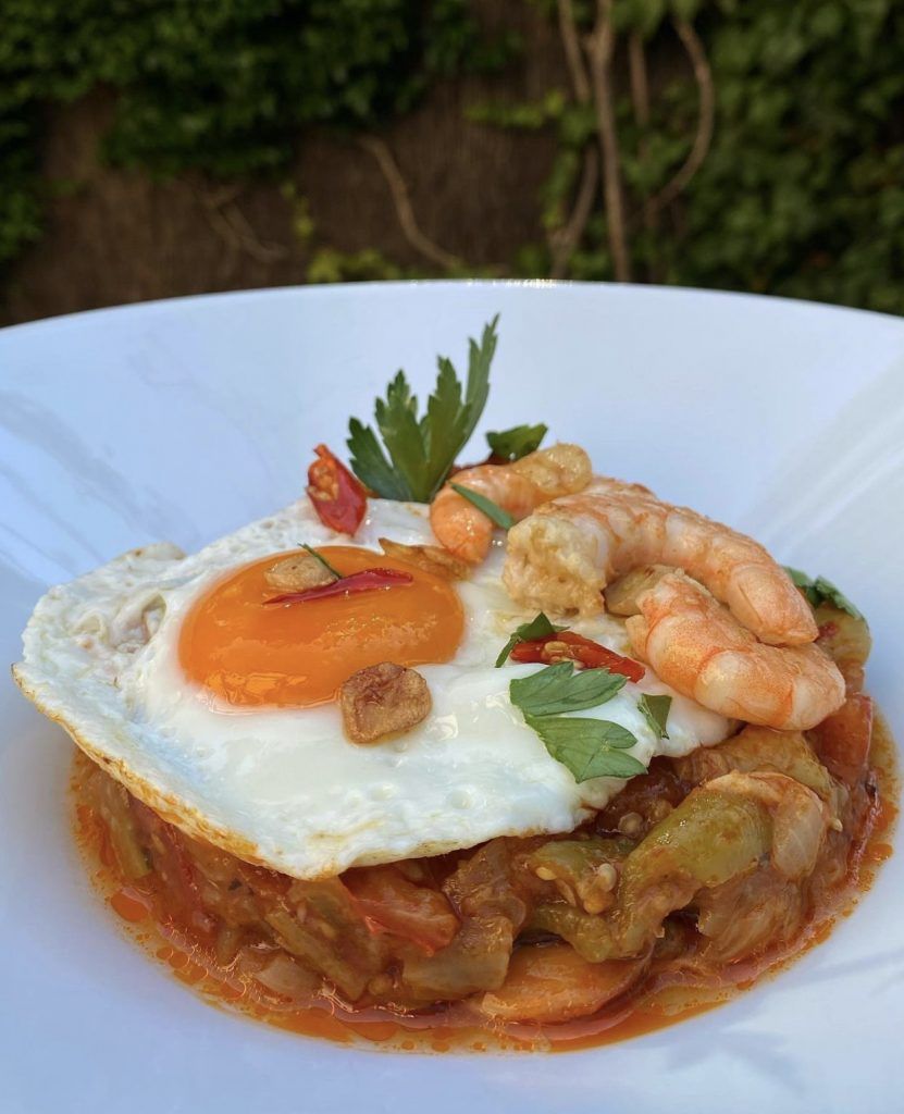 ¡Nueva receta! Pisto con huevo y langostino al ajillo by Goyo González - Gastronomía y Moda