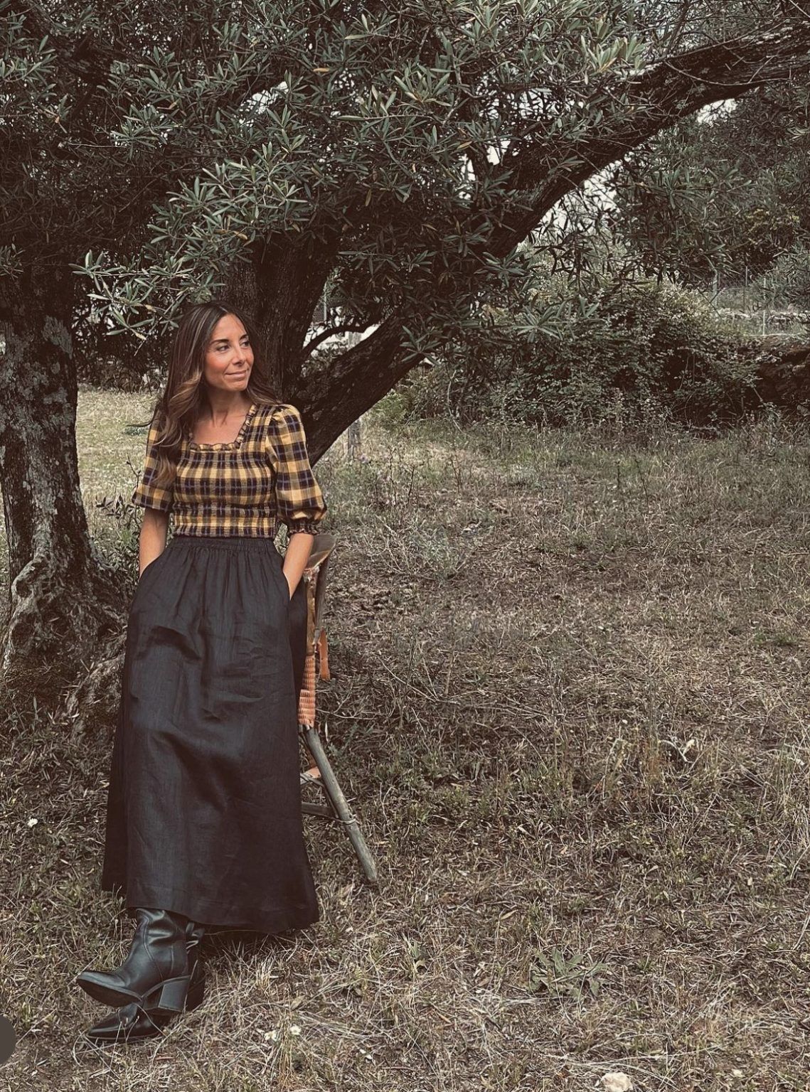 Mónica Sánchez del Monte deslumbra con una blusa de Reina Abeja - Gastronomía y Moda