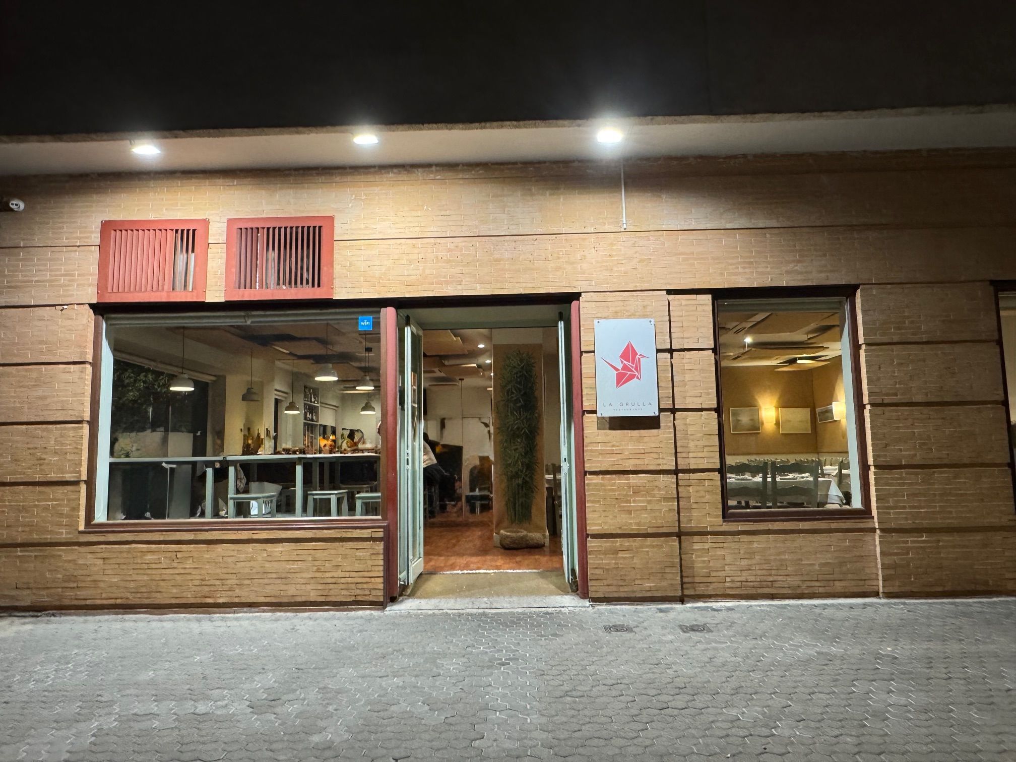 La Grulla: el encanto del mantel y la cocina casera en Sevilla - Gastronomía y Moda