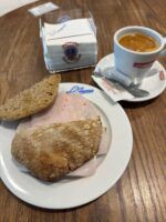 El desayuno del día en Sevilla: Confitería La Campana (Lagoh) - Gastronomía y Moda