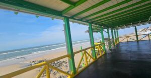 Chiringuito "El Andalú", la revolución del verano 2025 en la Costa de la Luz - Gastronopmía y Moda