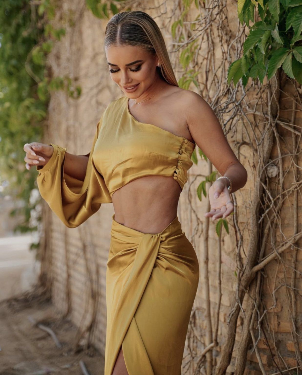 Marta Marchena deslumbra de manera espectacular con un vestido de Zara - Gastronomía y Moda