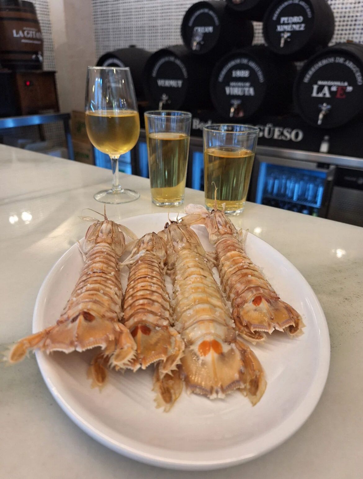 Dónde comer galeras de Sanlúcar en Sevilla: la experiencia imprescindible de Taberna Chiguato en Triana - Gastronomía y Moda