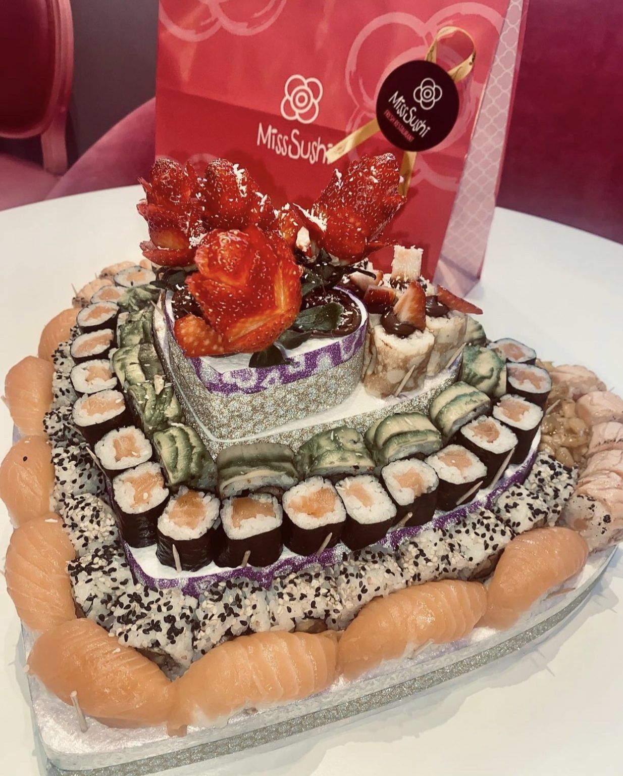 ¿Una tarta de sushi? Sí, y está en Sevilla ¿Una tarta de sushi? Sí, y está en Sevilla - Gastronomía y Moda
