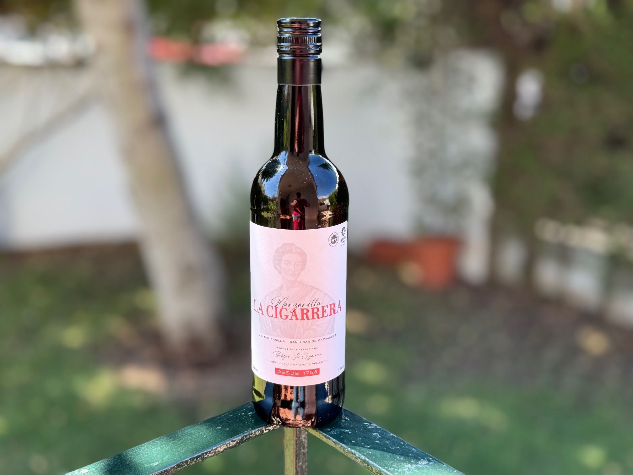 Bodegas La Cigarrera renueva su imagen con un nuevo diseño de su emblemática etiqueta - Gastronomía y Moda