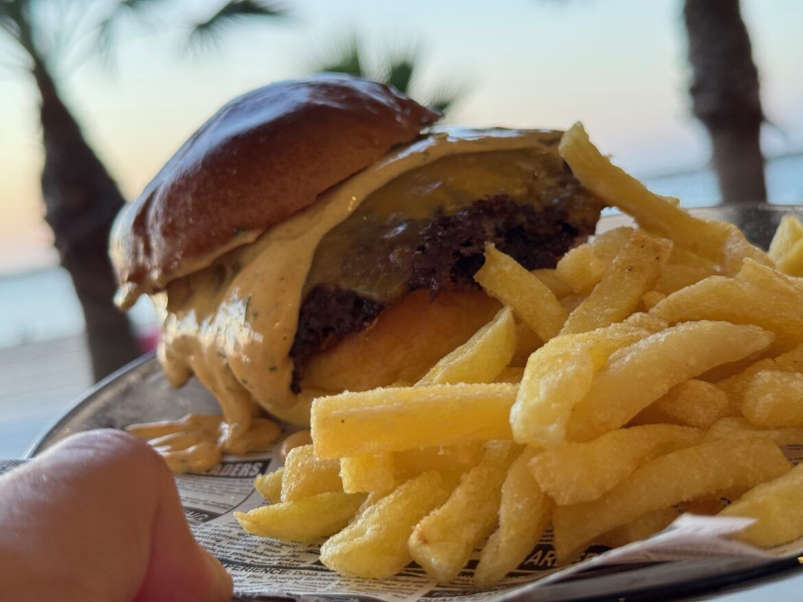 Malandar Burger, el lujo de desayunar y tomarte una hamburguesa con las mejores vistas al Coto de Doñana Malandar Burger, el lujo de tomarte una hamburguesa con las mejores vistas al Coto de Doñana - Gastronomía y Moda
